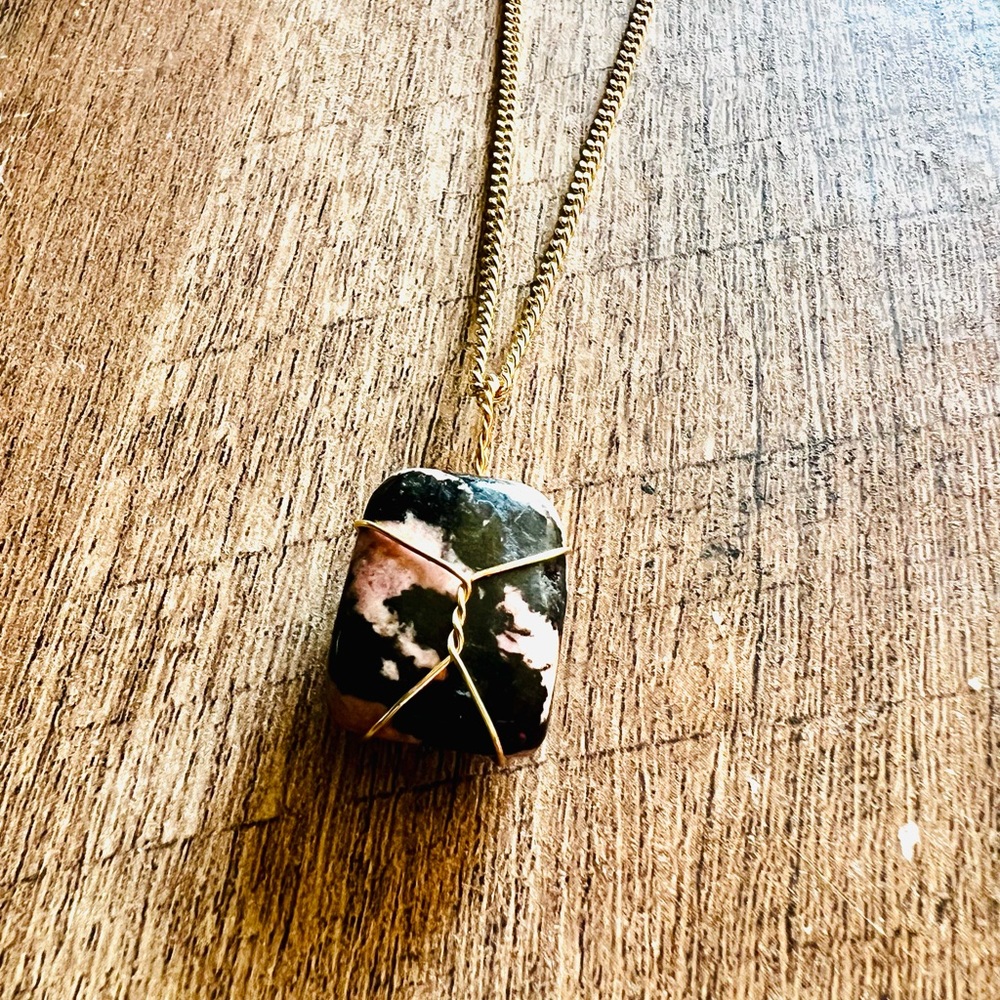 Handmade Rhodonite Pendant necklace - Picture 4 of 5